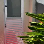 Quarto Compacto No Centro De Foz
