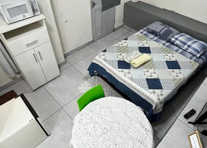 Quarto Compacto No Centro De Foz